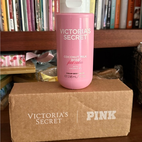 Victoria's Secret Pink Coconut Milk Body Wash - Picture 3 of 5